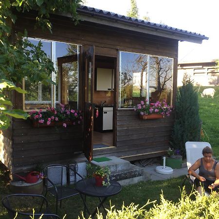 S'Husli Bed & Breakfast Embrach Exterior foto
